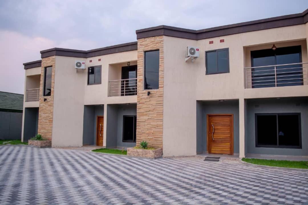 Royal Villa Suites Lusaka Exterior foto