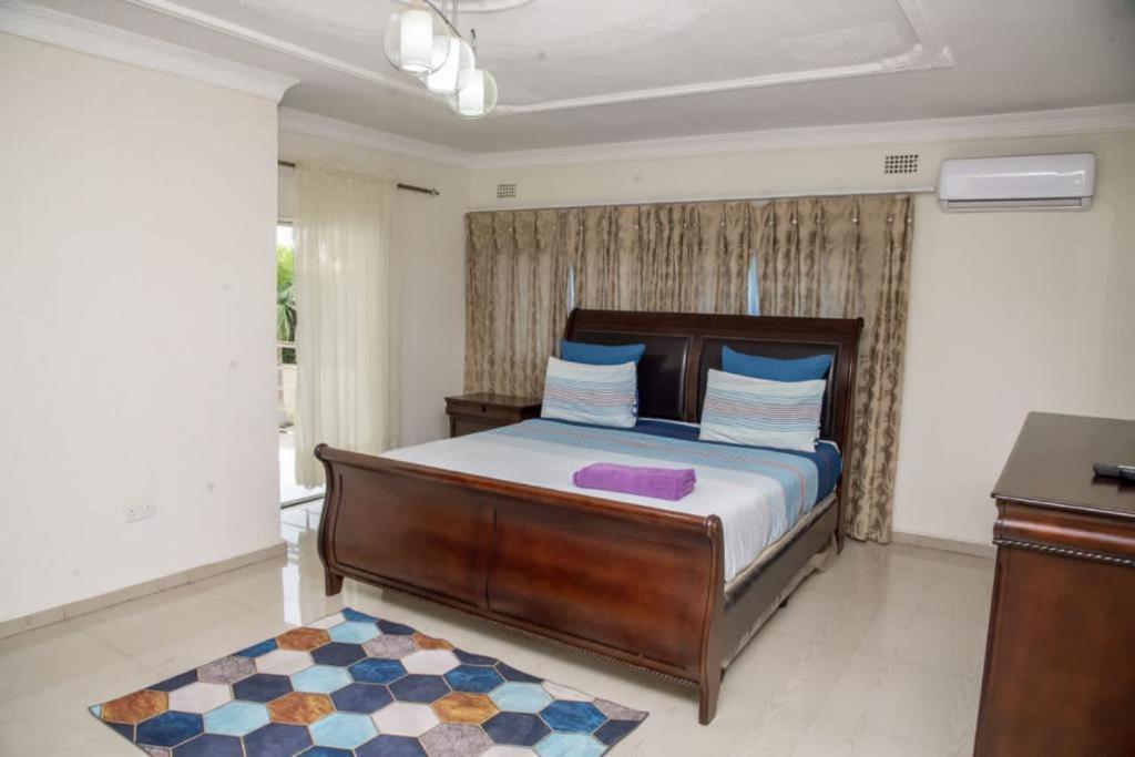 Royal Villa Suites Lusaka Exterior foto