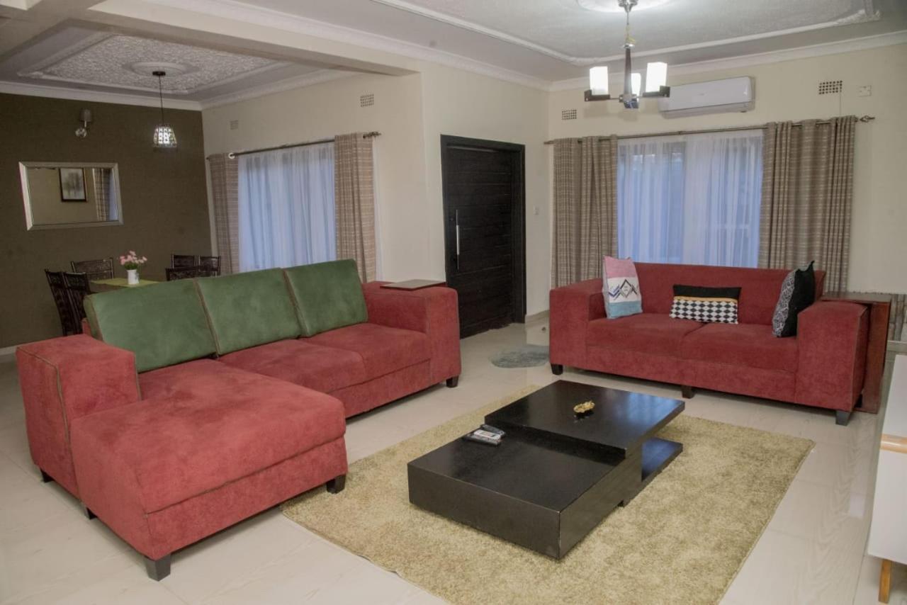 Royal Villa Suites Lusaka Exterior foto