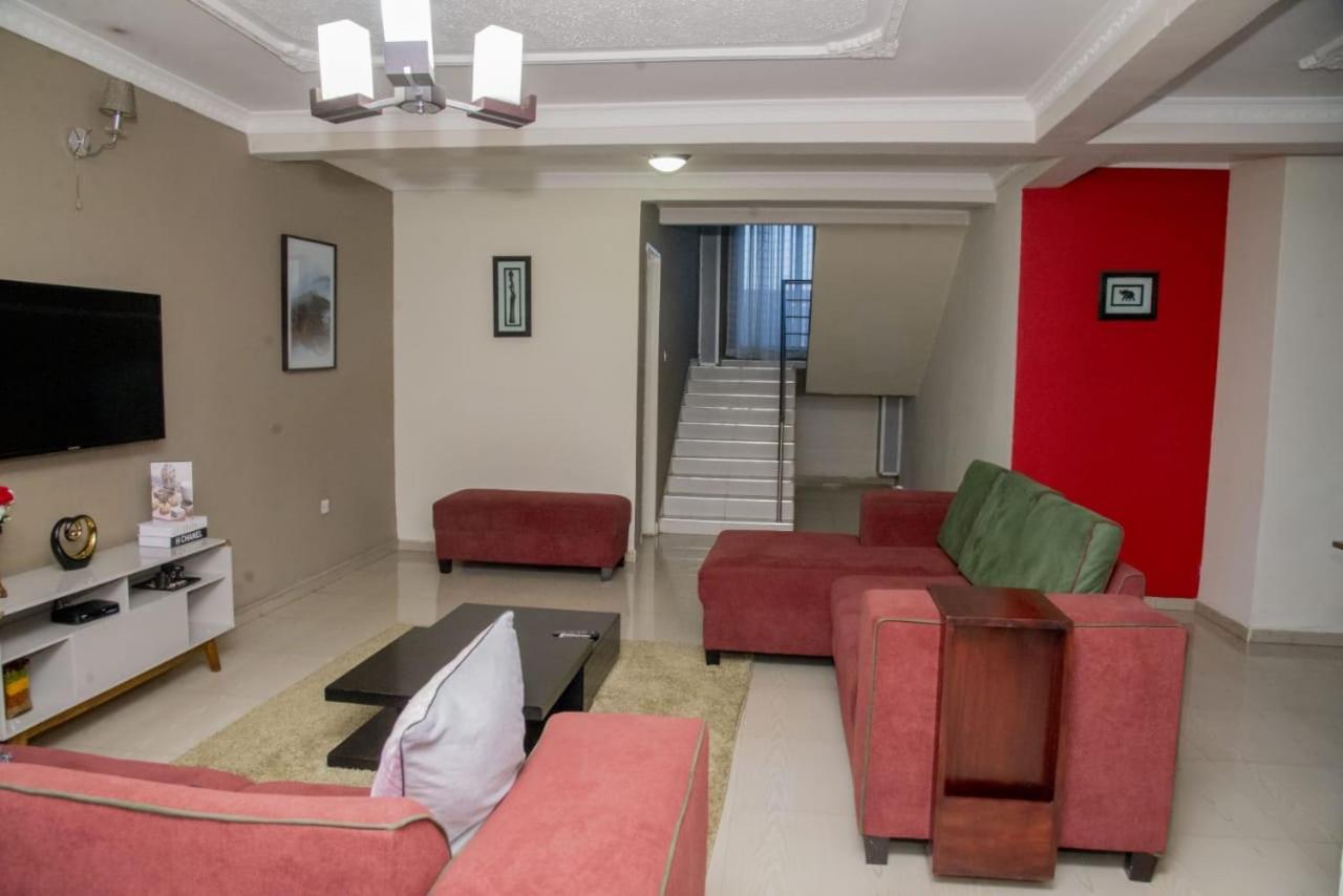 Royal Villa Suites Lusaka Exterior foto