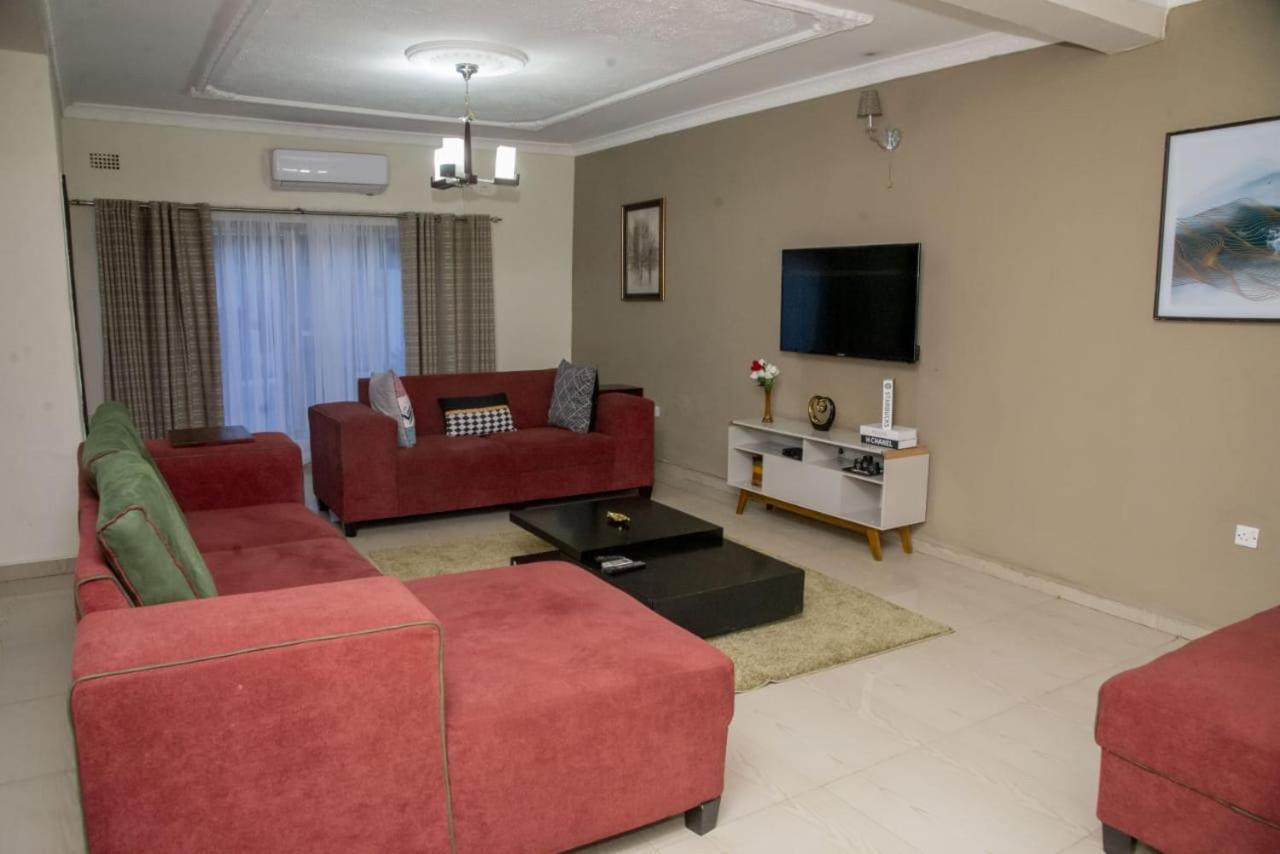 Royal Villa Suites Lusaka Exterior foto